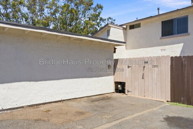 Building Photo - 3550 Sandpiper Pl
