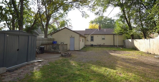 Building Photo - Beautiful 4 bedroom home