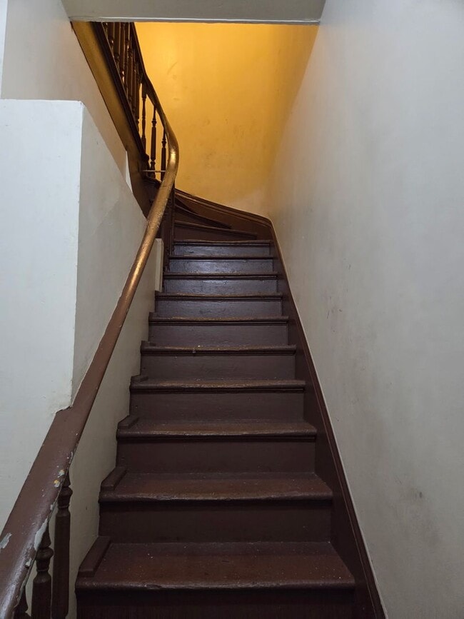 Building Photo - 817 N Townsend St