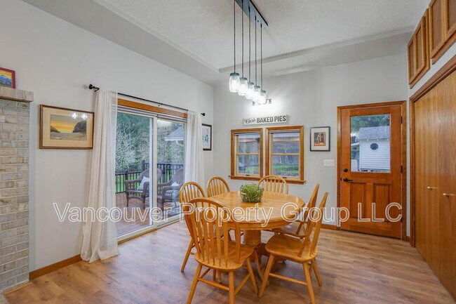 Building Photo - 745 S 21st Pl