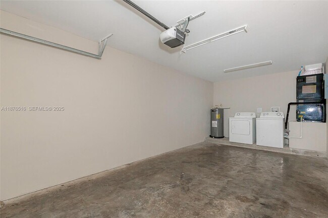 Building Photo - 811 NW 3rd Ave