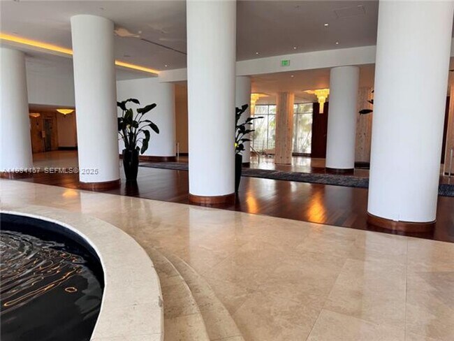 Building Photo - 5161 Collins Ave