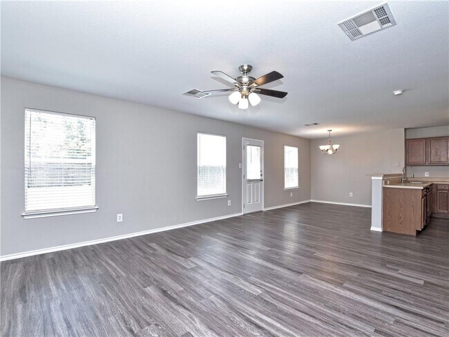 Building Photo - 1172 Shadow Creek Blvd