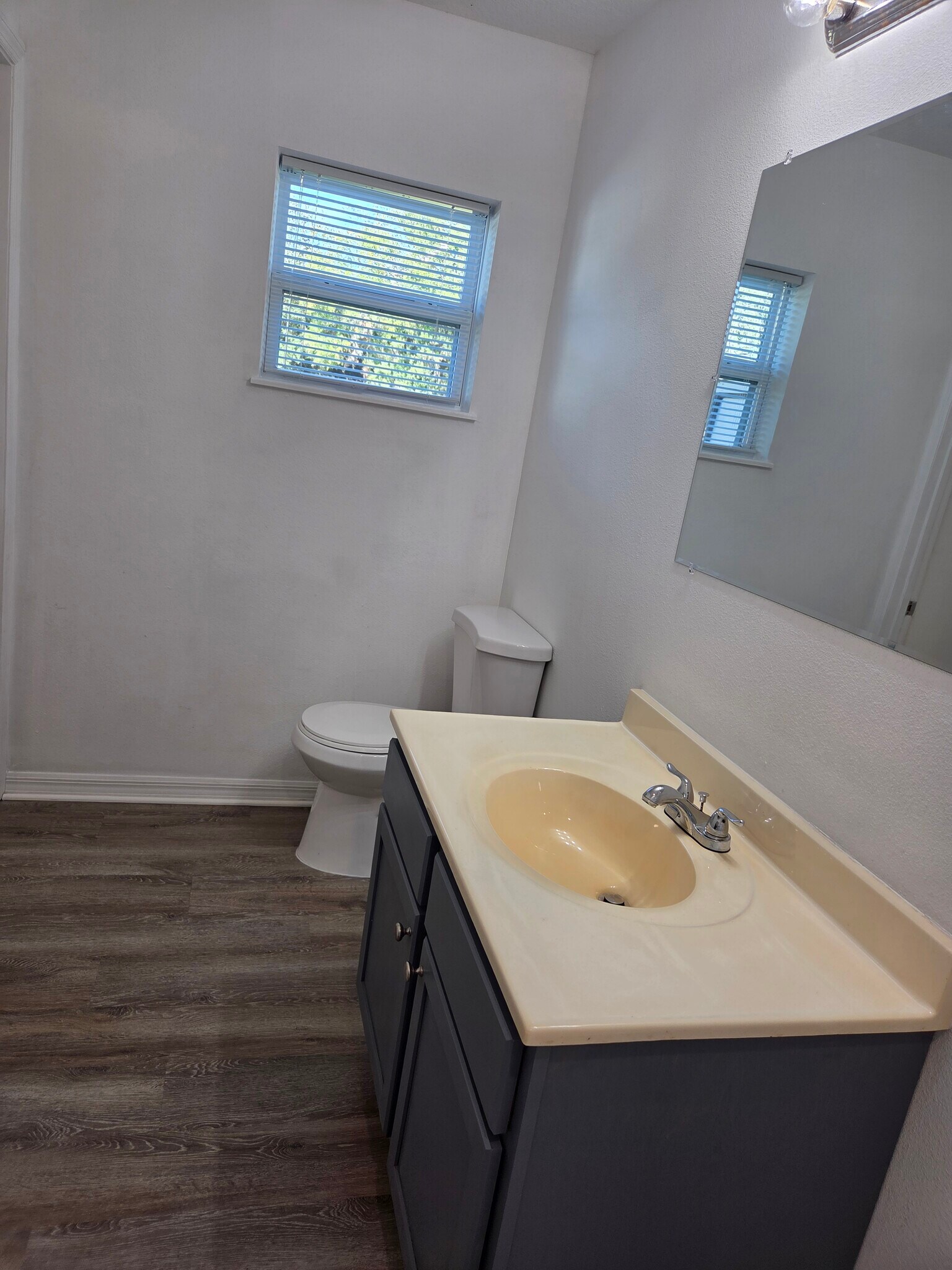 Primary Bathroom - 803 E Hart St