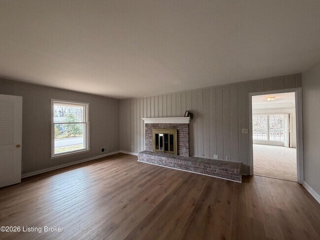 Building Photo - 634 Cherrywood Dr