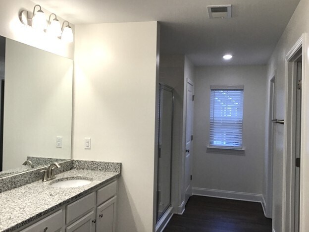Building Photo - 205 Lindridge Dr