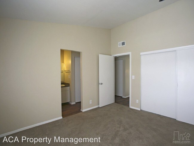 Building Photo - 241 Seville Dr