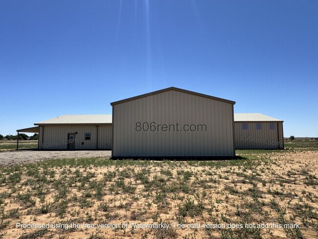 Building Photo - Unique Country Barndominium on 15.5 Acres – Shallowater, TX