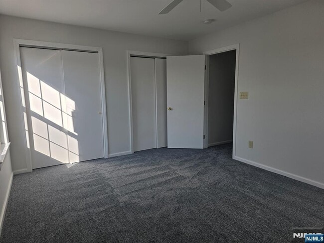 Building Photo - 633 10th St