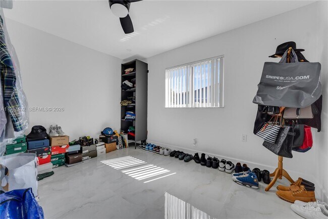 Building Photo - 6924 NW 8th Ct