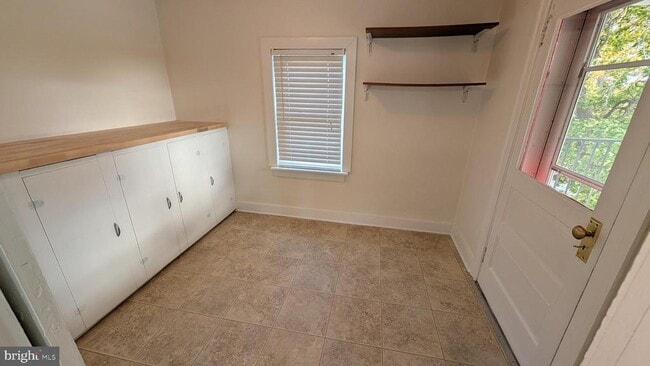 Building Photo - 302 Leidy Rd