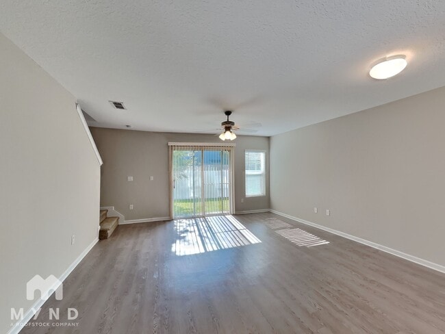 Building Photo - 758 Henley Ct