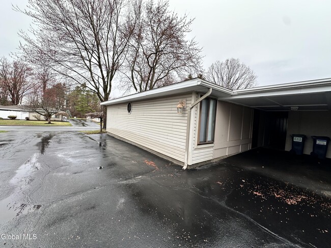 Primary Photo - 36 Donna Lynn Dr