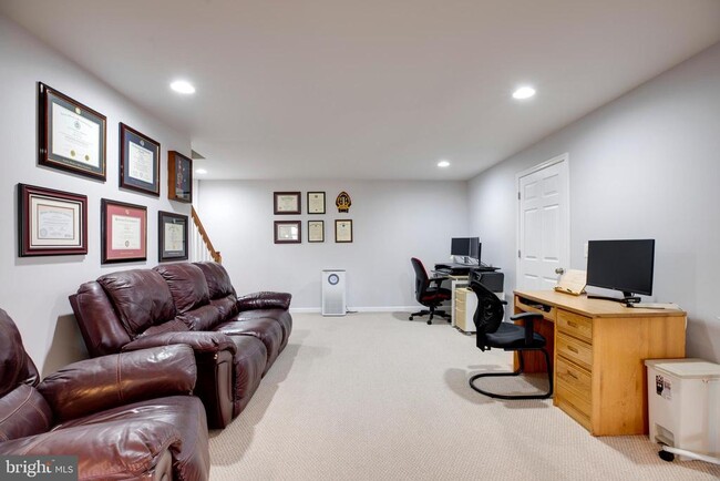 Building Photo - 7536 San Diego Ct