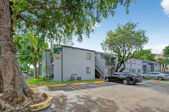 Building Photo - 7421 SW 152nd Ave