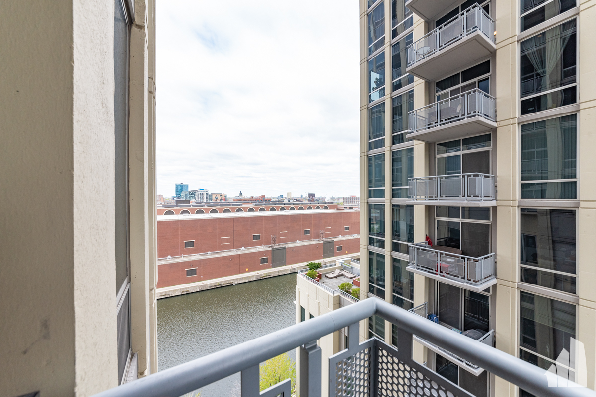 Building Photo - 700 N Larrabee St