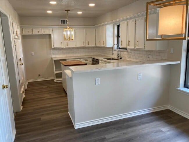Building Photo - 11618 Gatesden Dr