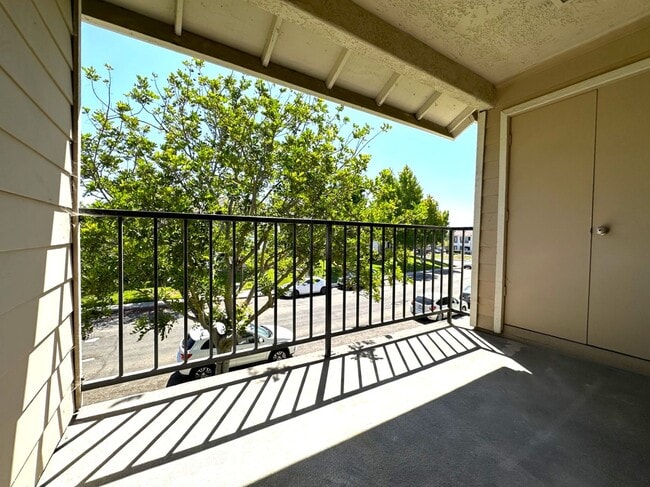 Building Photo - Mira Mesa Gem! Spacious 2BR Condo w/A/C, I...