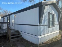 Building Photo - 1904 NW Wilcox Ct