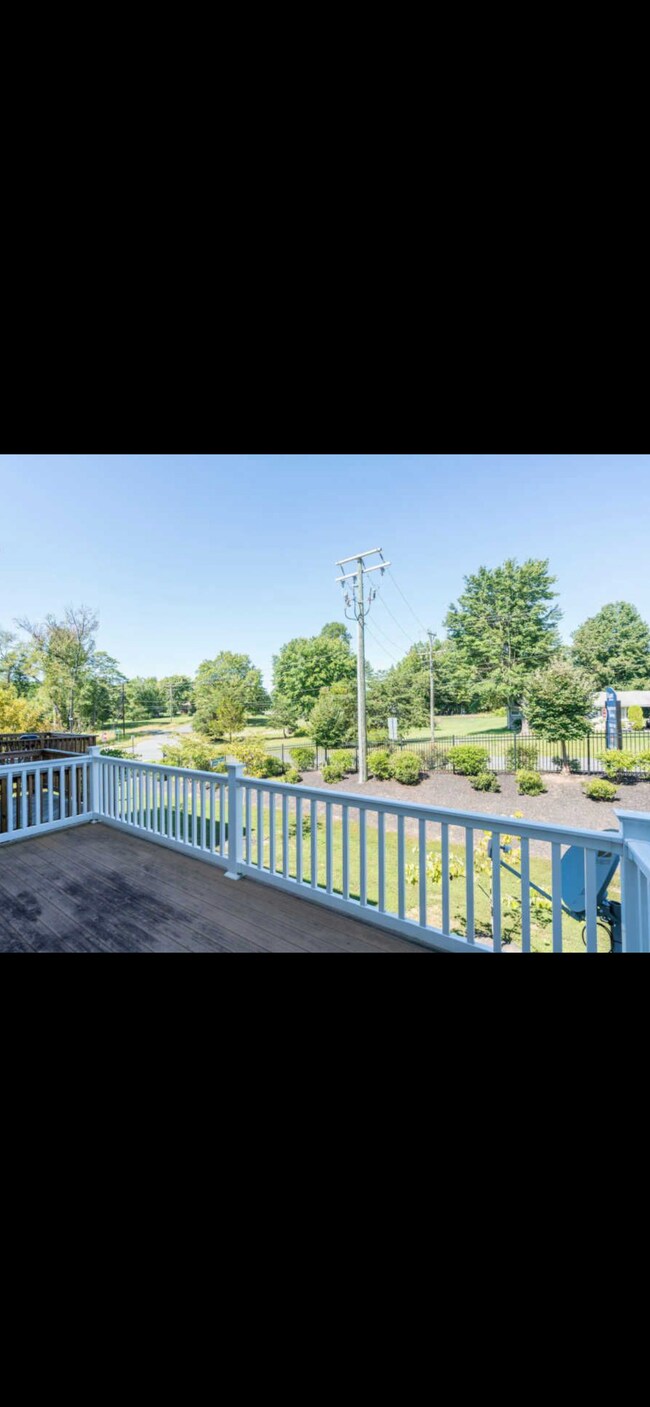 Building Photo - 107 Bancroft Dr