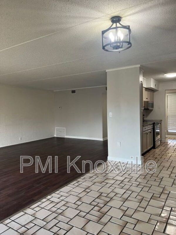 Building Photo - 456 Berlin Dr