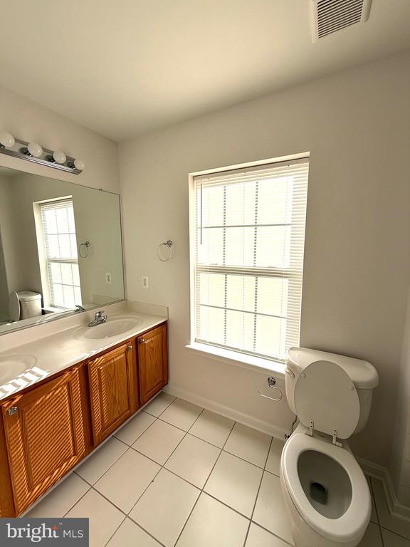 Building Photo - 107 Burck St