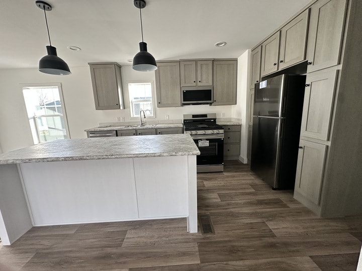 Building Photo - 7 Rainier St N