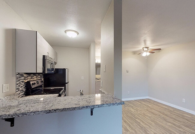 wh_980sdexter_unit14_352sf_kitchen1_800x550 - Apex 980