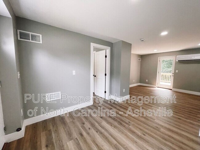 Building Photo - 268 Sand Hill Rd