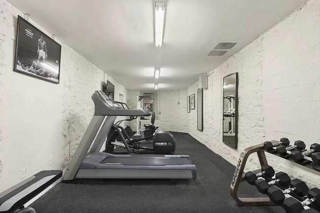 Building Photo - 305 W 150th St