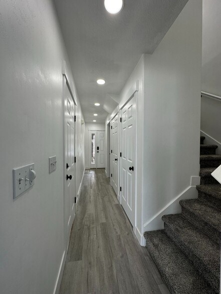 Building Photo - 1212 S 1410 E