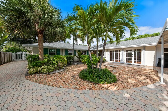 Building Photo - 129 Alhambra Pl