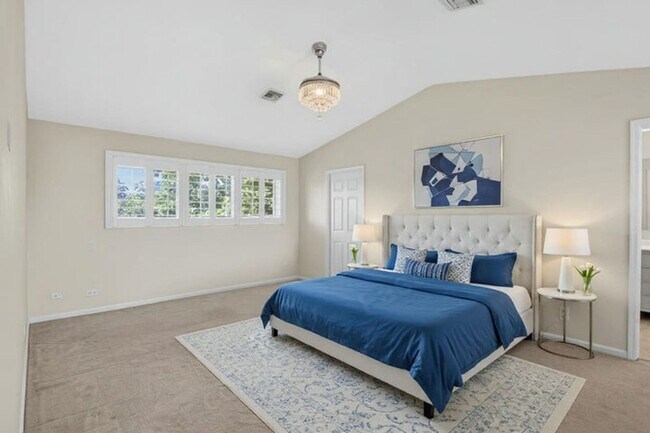 Building Photo - 4517 NW 5th Ave