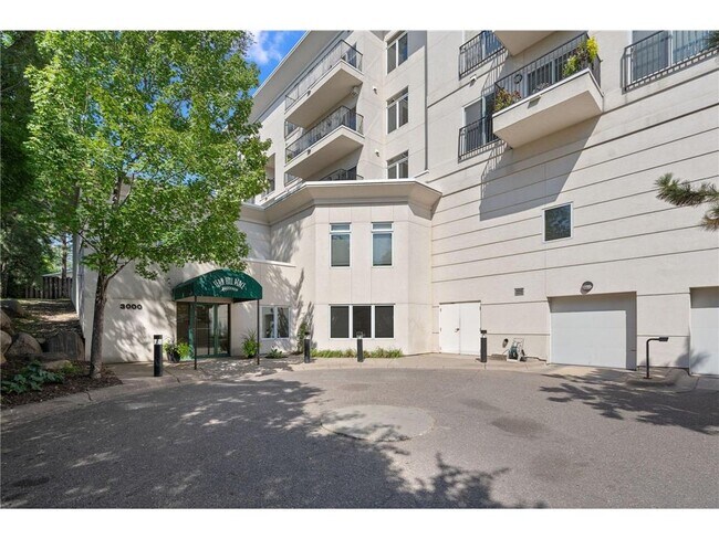 Building Photo - 3000 Raleigh Ave