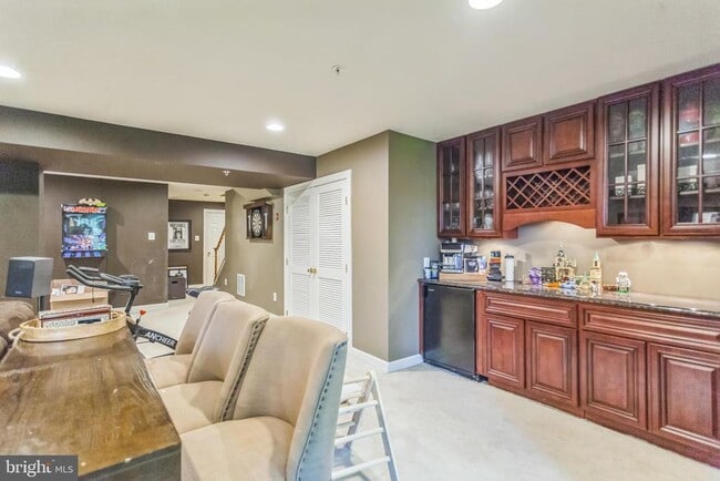 Building Photo - 361 Village Way