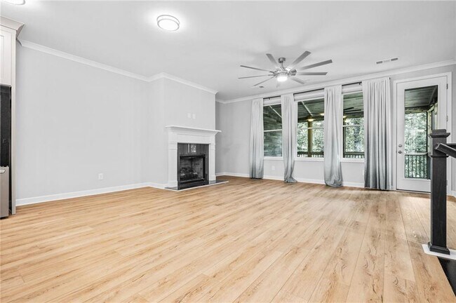 Building Photo - 421 Retreat Ln