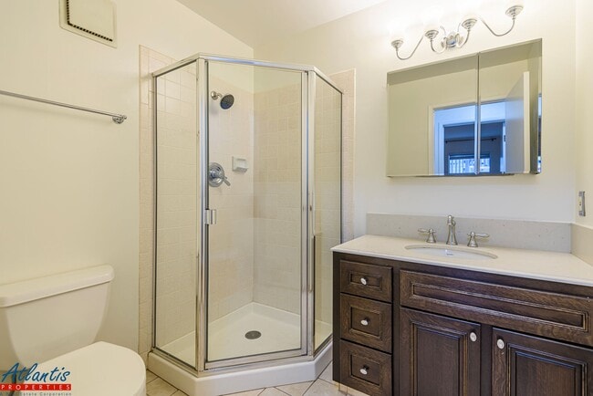 Building Photo - Remodeled Condo | Downtown Palo Alto | Near Stanford