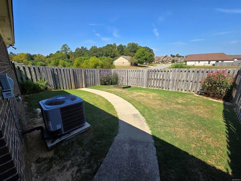 Building Photo - 8701 Will Newton Dr
