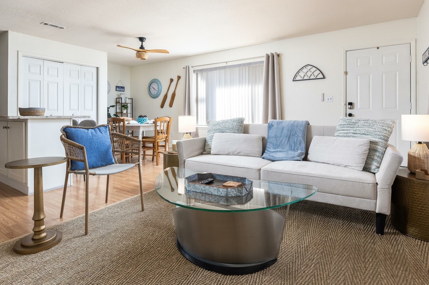 Building Photo - River Canyon