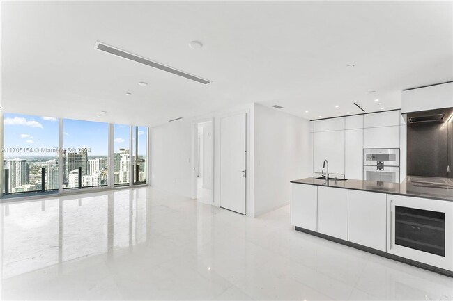 Building Photo - 300 Biscayne Boulevard Way