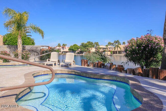 Building Photo - 514 S Marina Dr