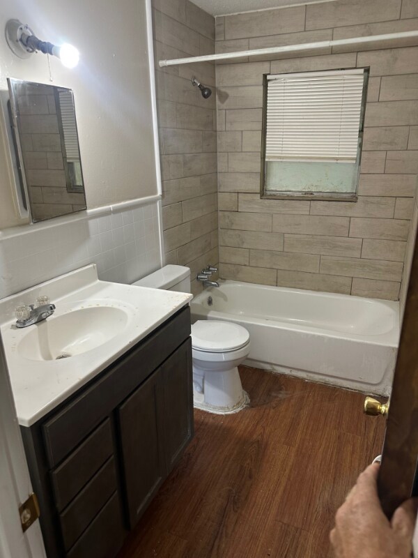 Building Photo - 1905 Connor Ave