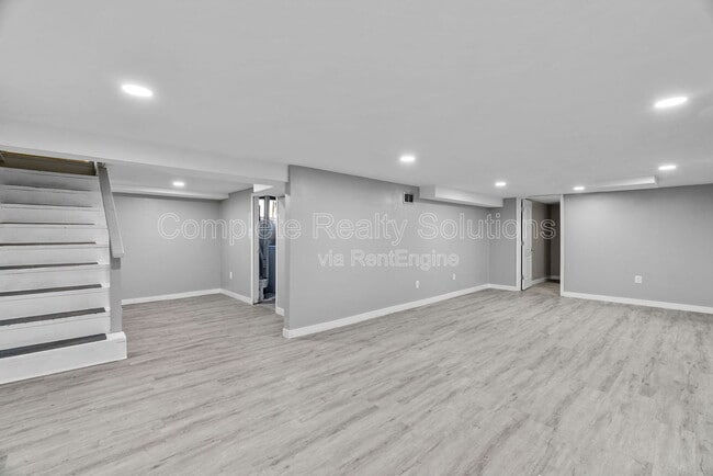 Building Photo - 1225 Buck Ave