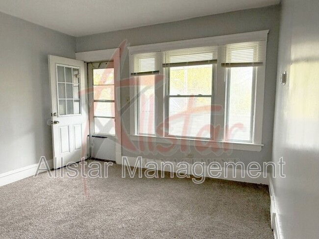 Building Photo - 3018 E 125th St