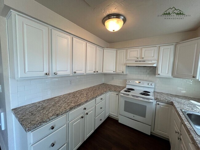 Building Photo - 953-955 N Cloverleaf Lp.