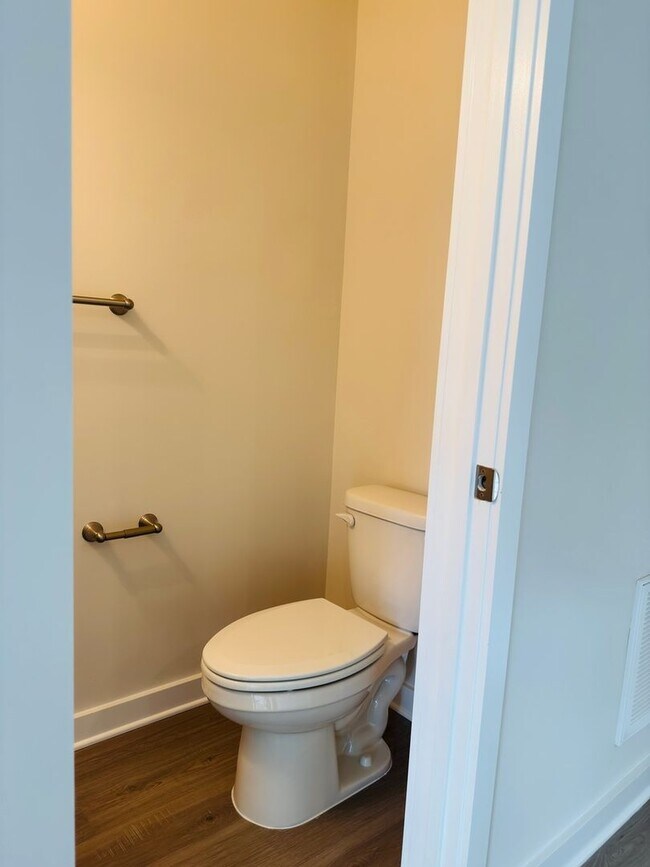 Building Photo - Brand New 4 Bed 3.5 Bath End Unit Townhome in Inwood