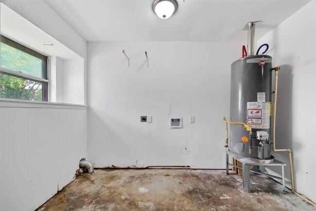 Building Photo - 17106 Sunshine St