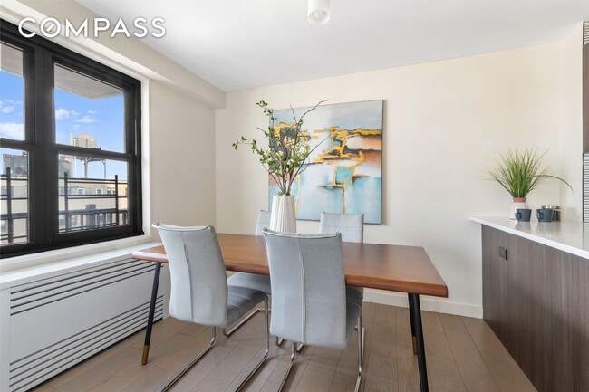 Building Photo - Spacious and Bright 2BD/2BA in UWS