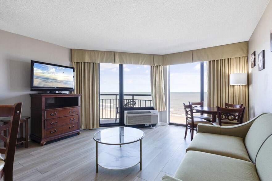 Primary Photo - 2710 N Ocean Blvd