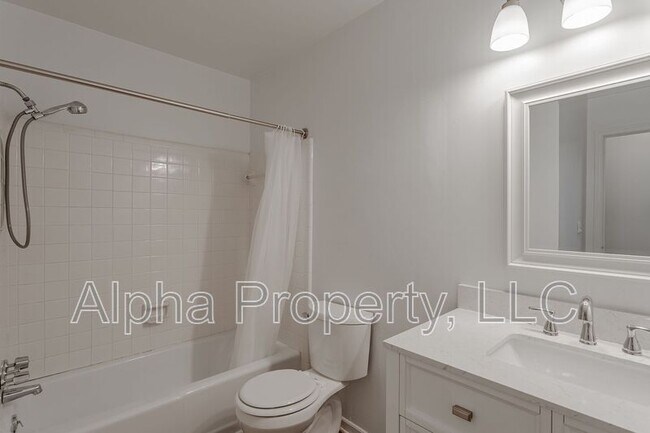 Building Photo - 106 Steeplechase Ct